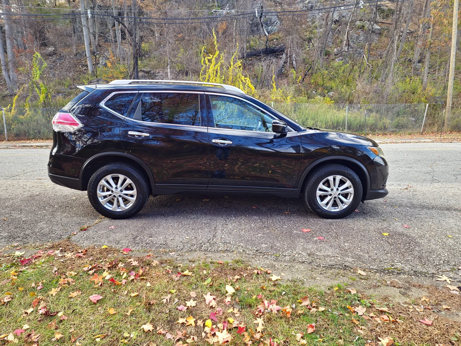 
								2014 Nissan Rouge SV full									