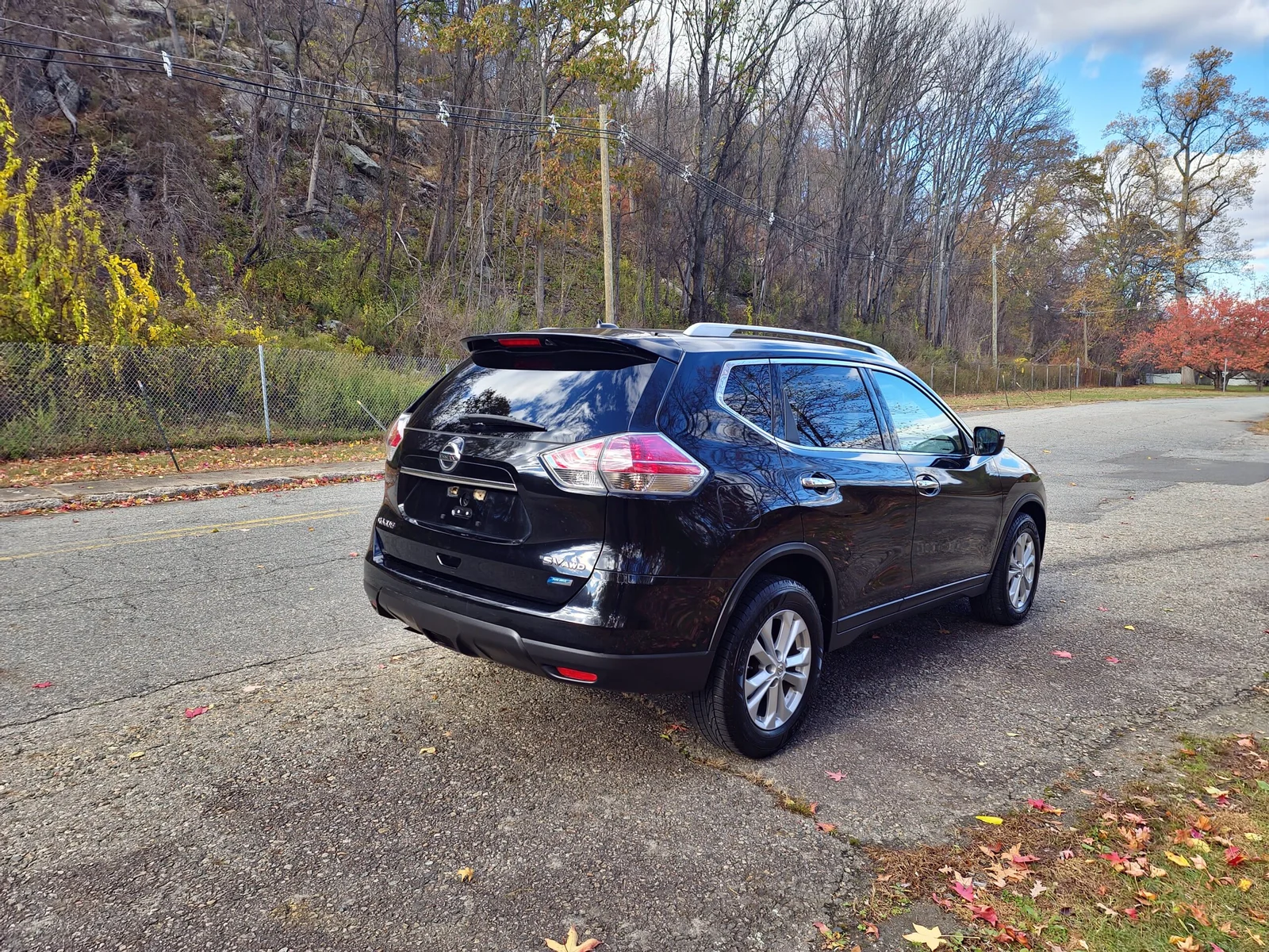 
								2014 Nissan Rouge SV full									