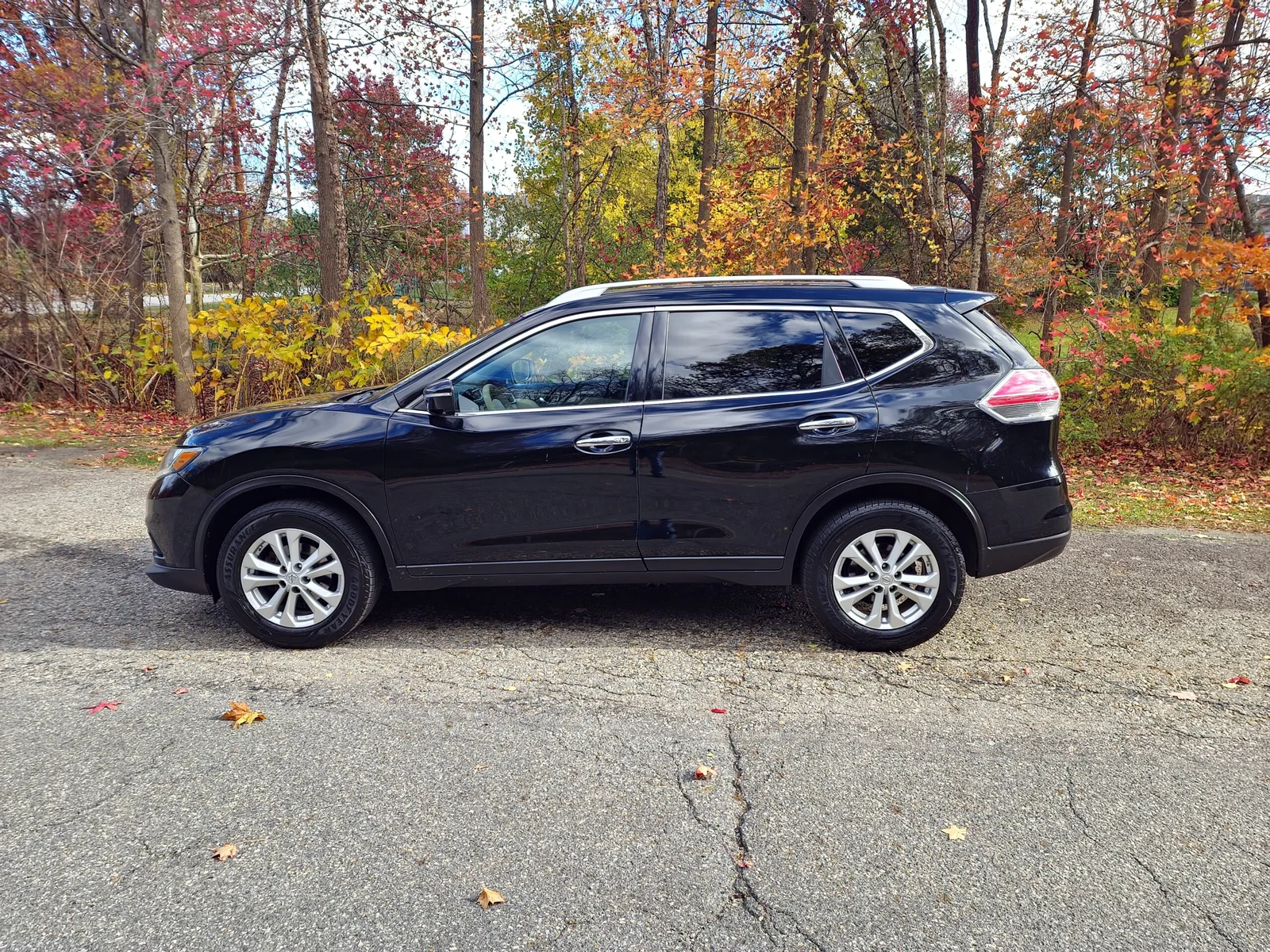 
								2014 Nissan Rouge SV full									