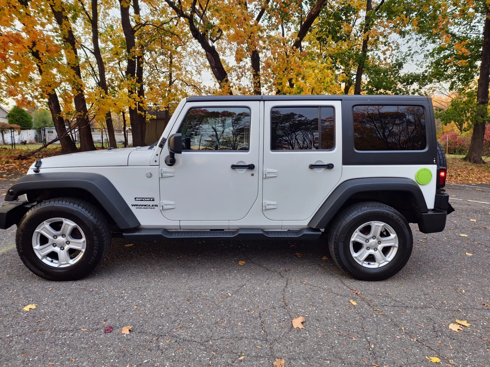 
								2012 Jeep Wrangler Unlimited Sport full									