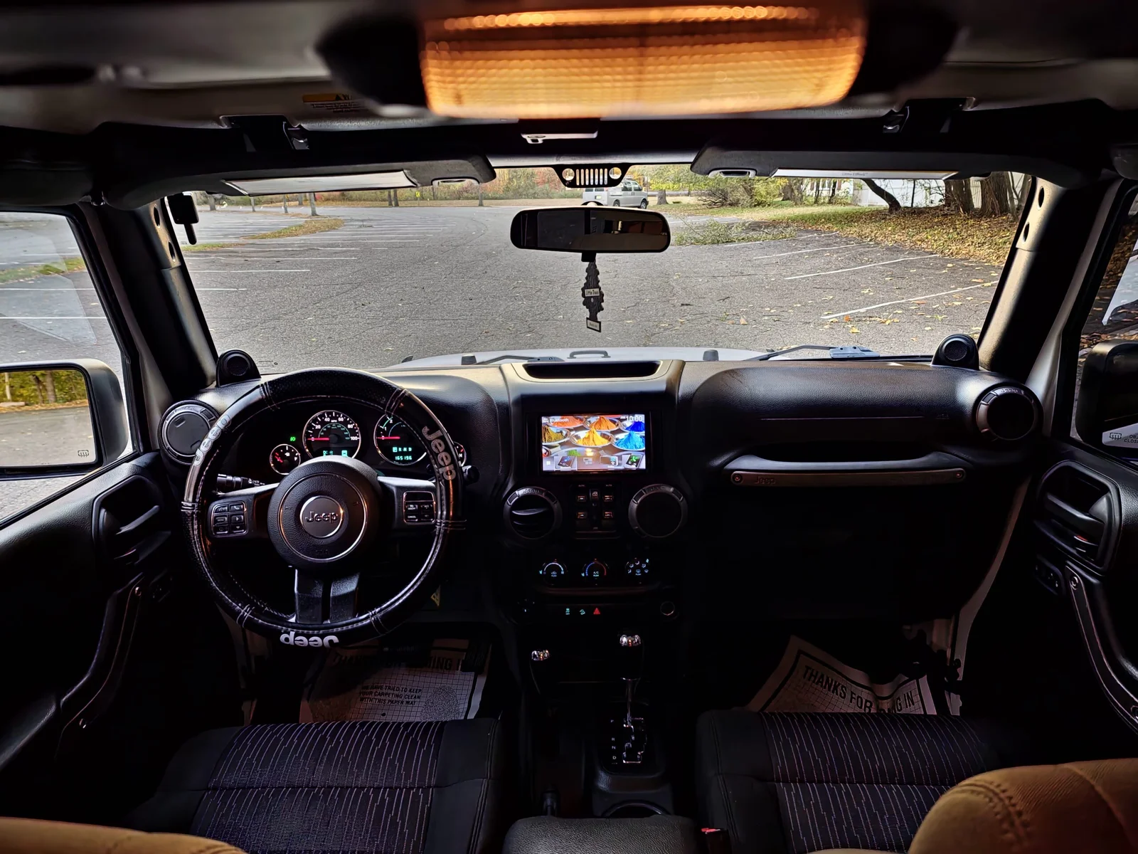 
								2012 Jeep Wrangler Unlimited Sport full									