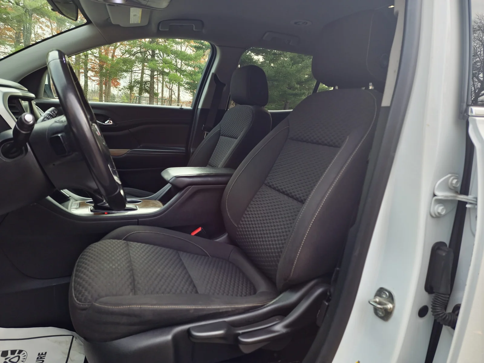 
								2019 GMC Acadia SLE-1 full									