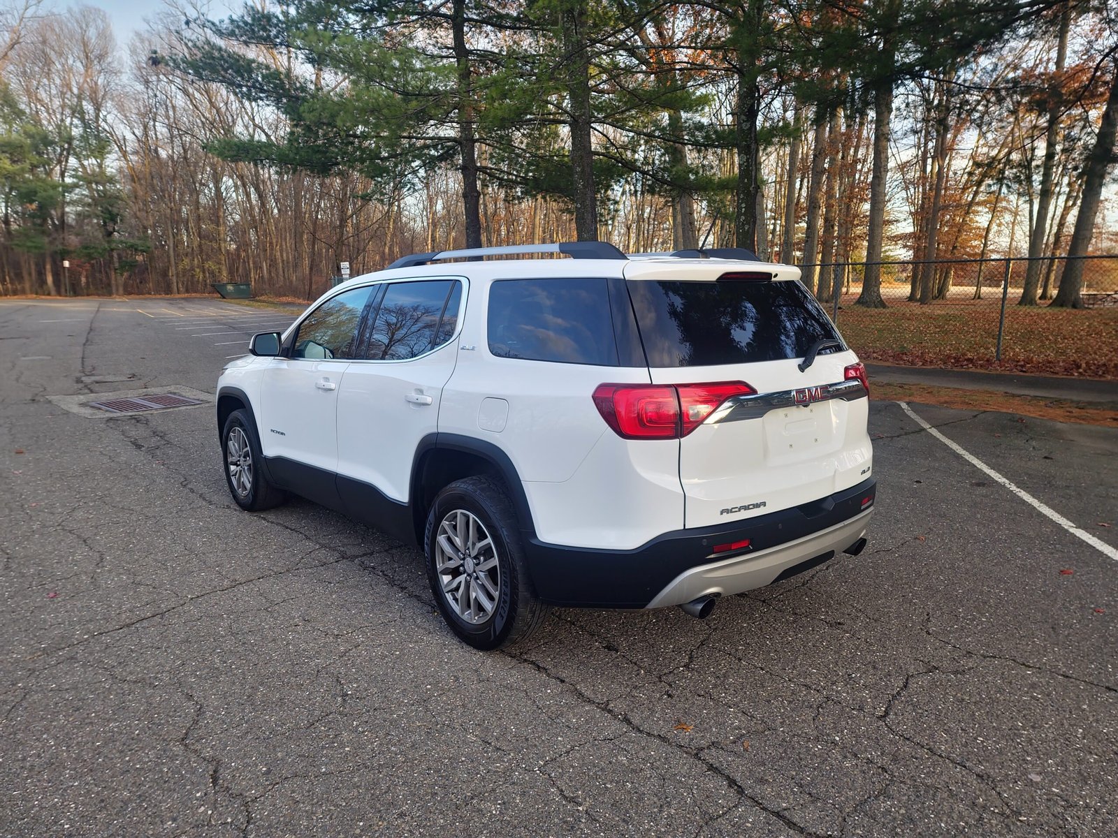 
								2018 GMC Acadia SLE-2 full									