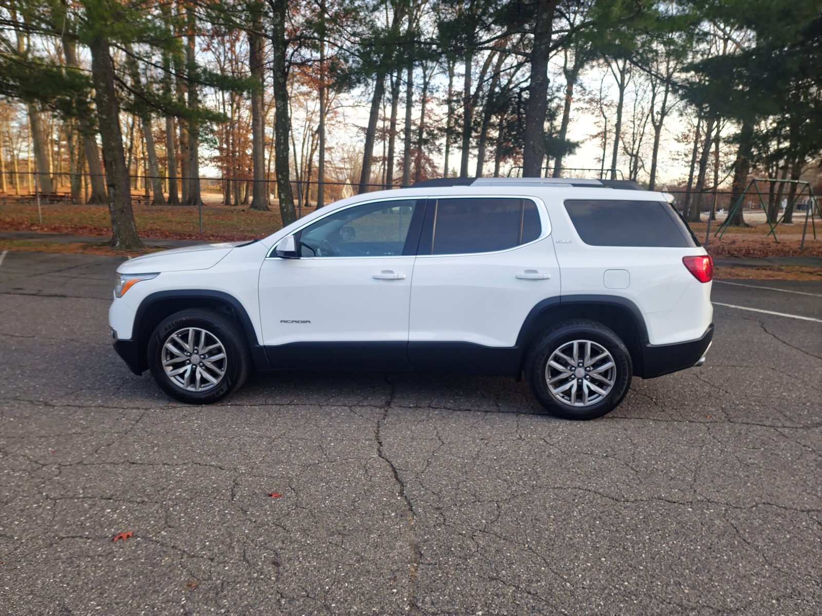 
								2018 GMC Acadia SLE-2 full									