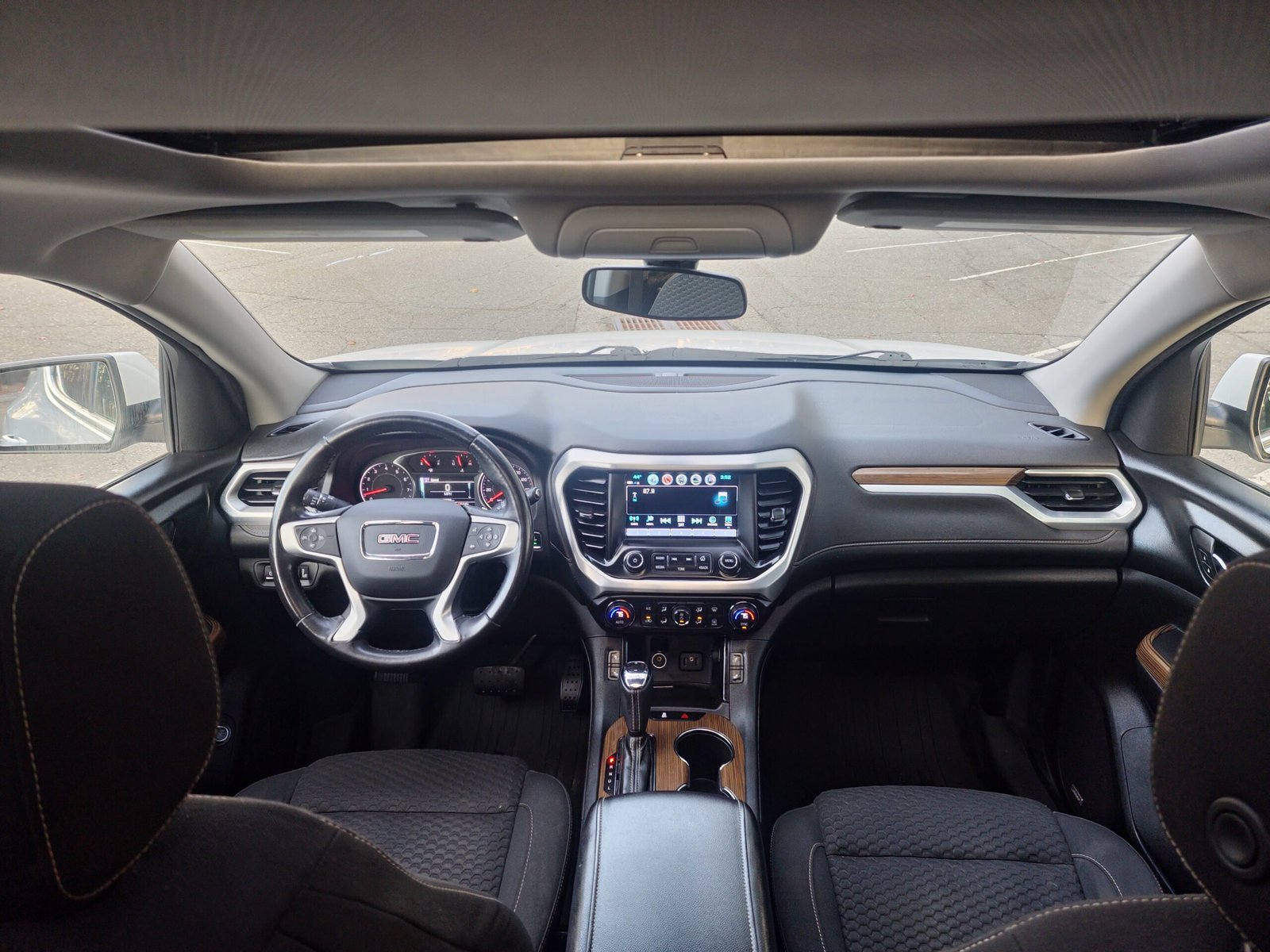 
								2018 GMC Acadia SLE-2 full									