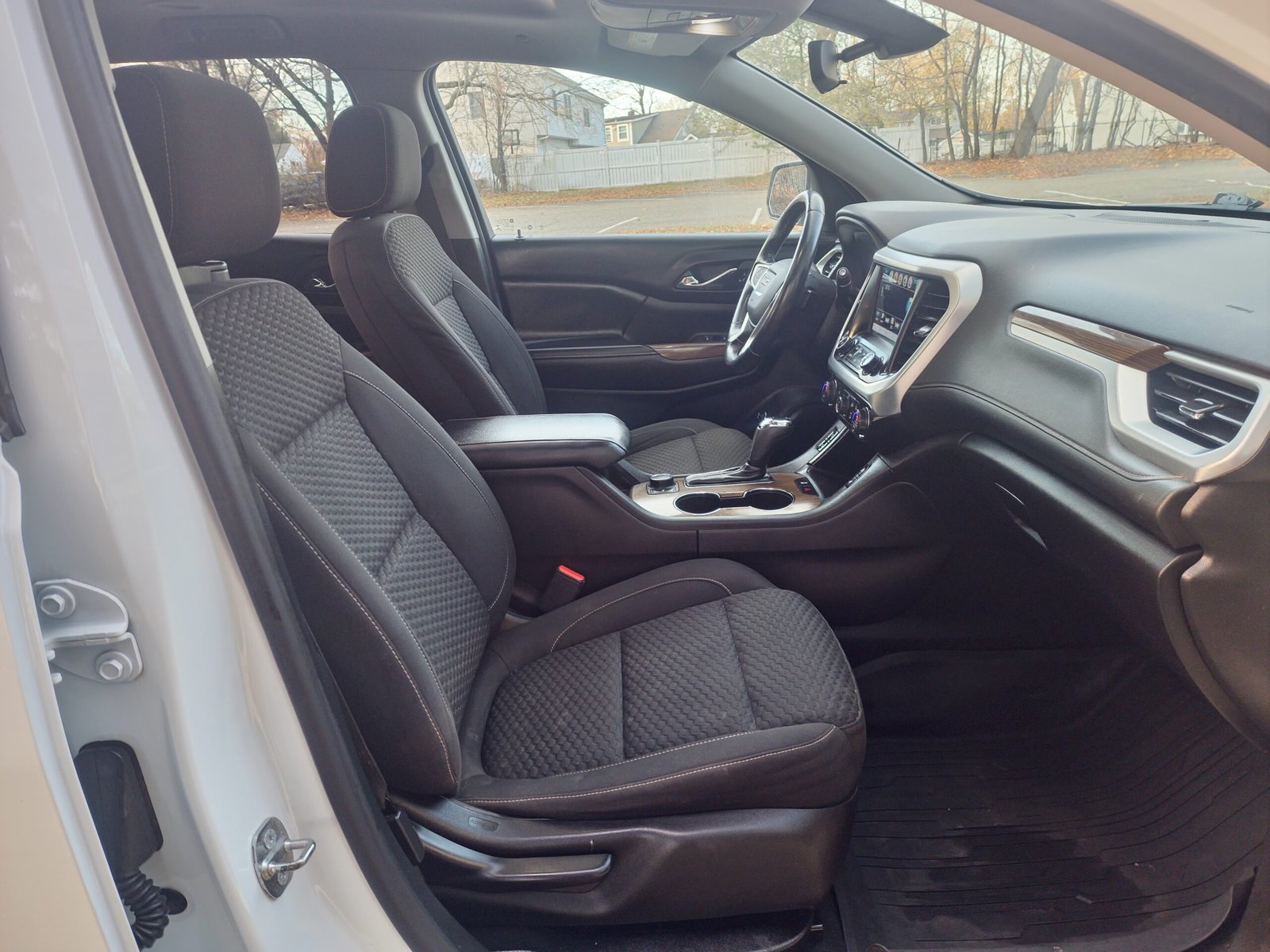 
								2018 GMC Acadia SLE-2 full									