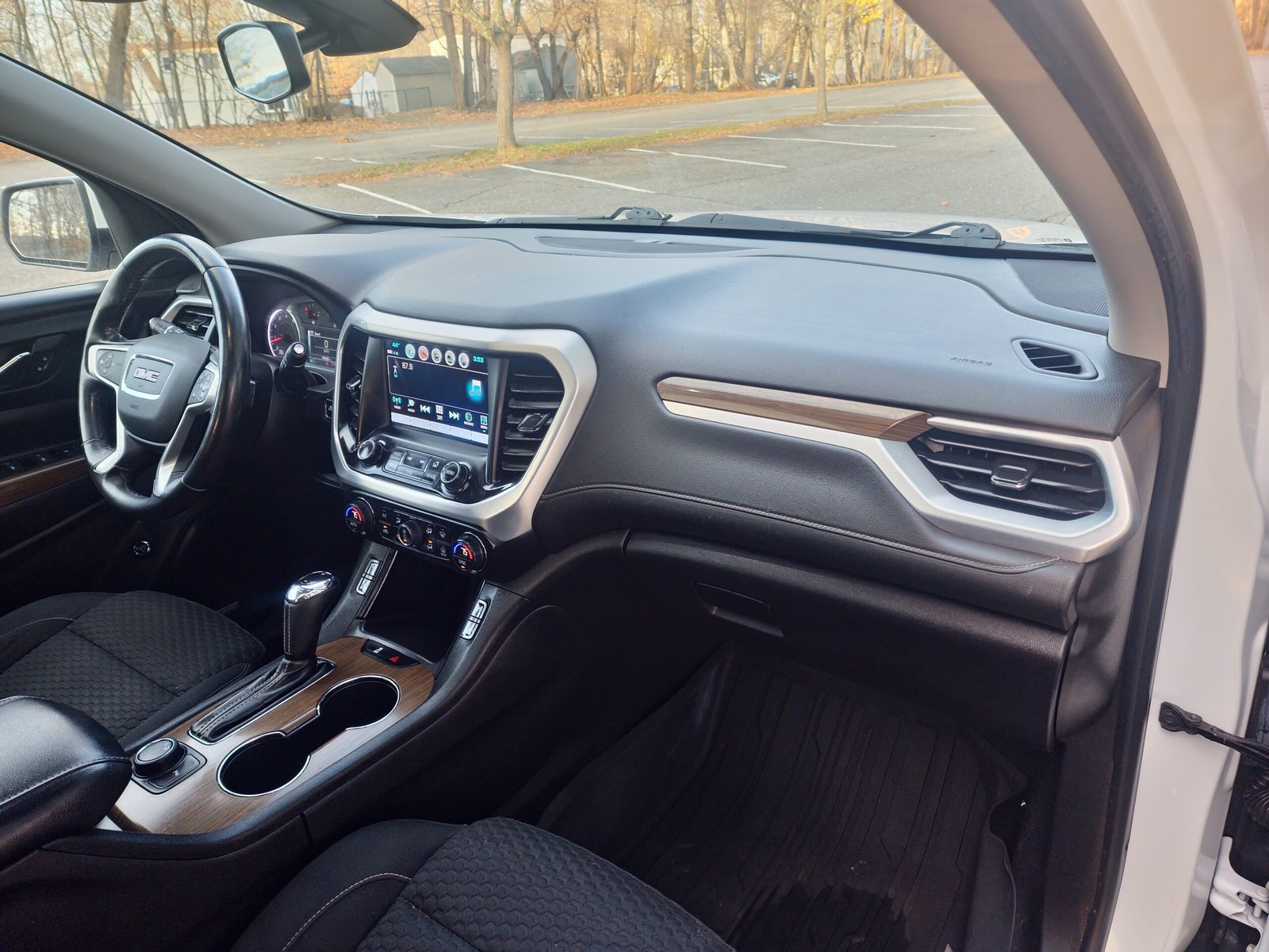 
								2018 GMC Acadia SLE-2 full									