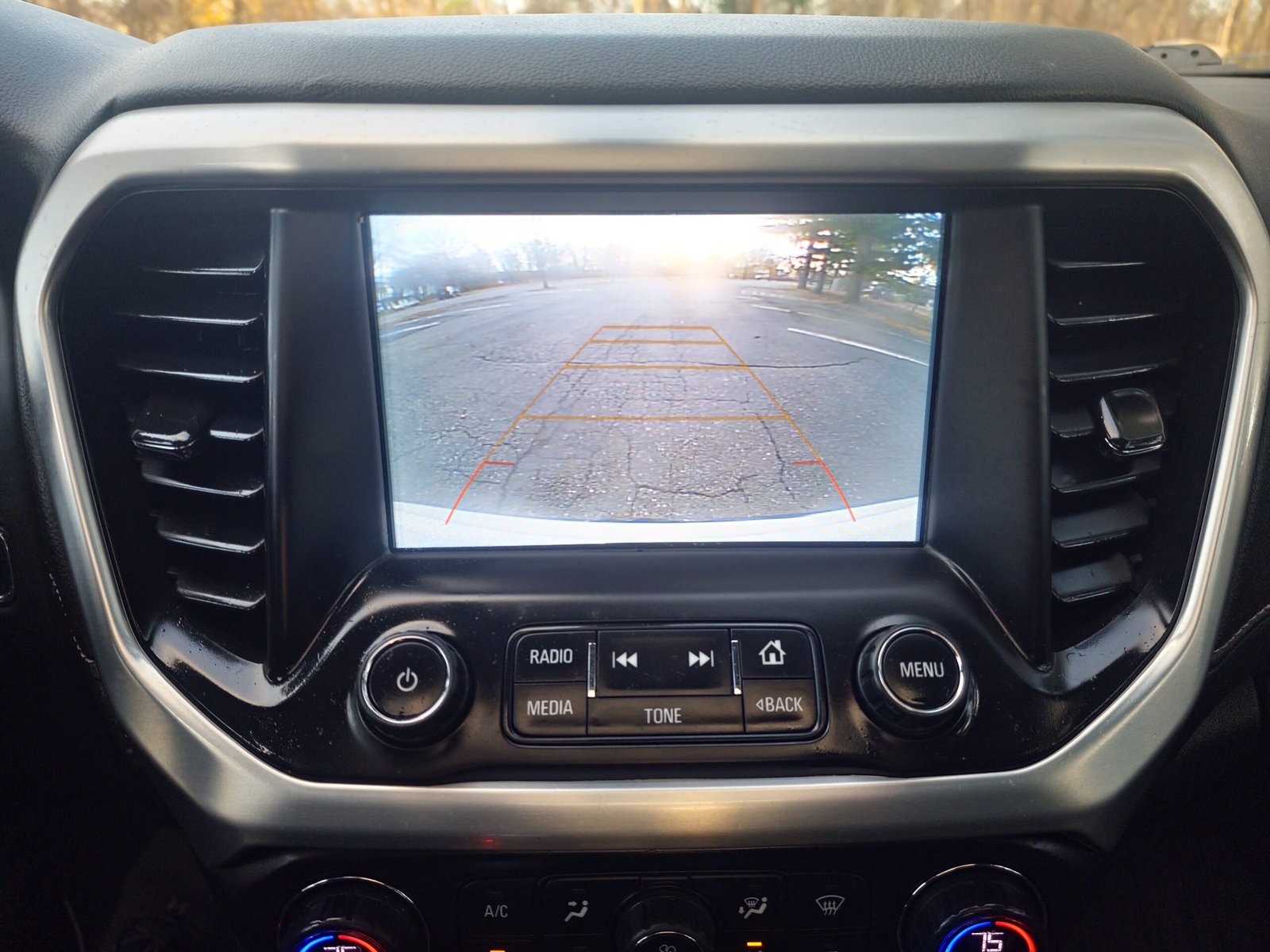 
								2018 GMC Acadia SLE-2 full									