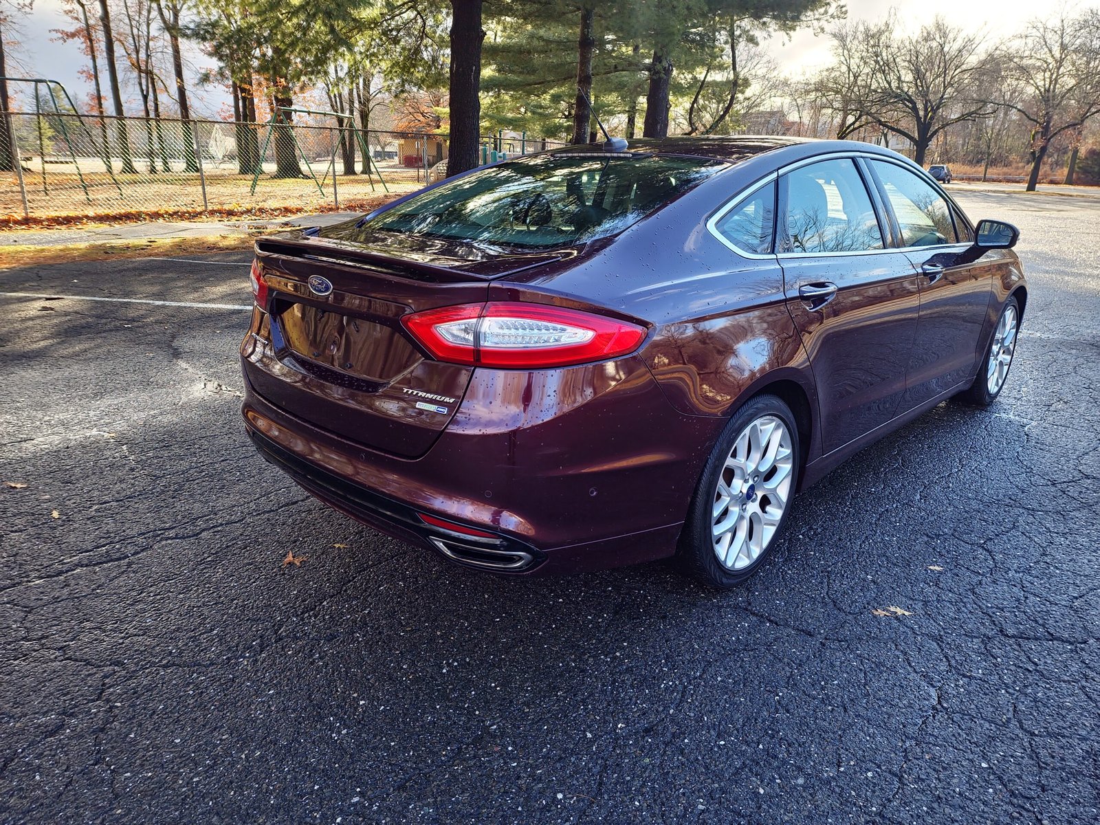 
								2013 Ford Fusion Titanium AWD full									
