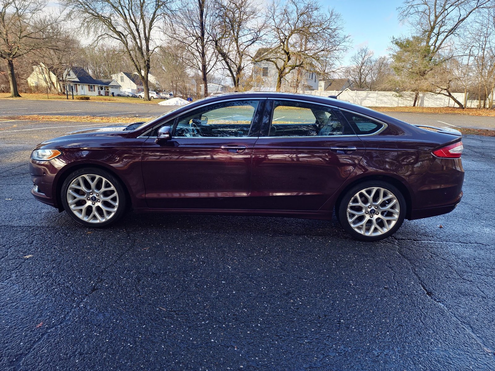 
								2013 Ford Fusion Titanium AWD full									