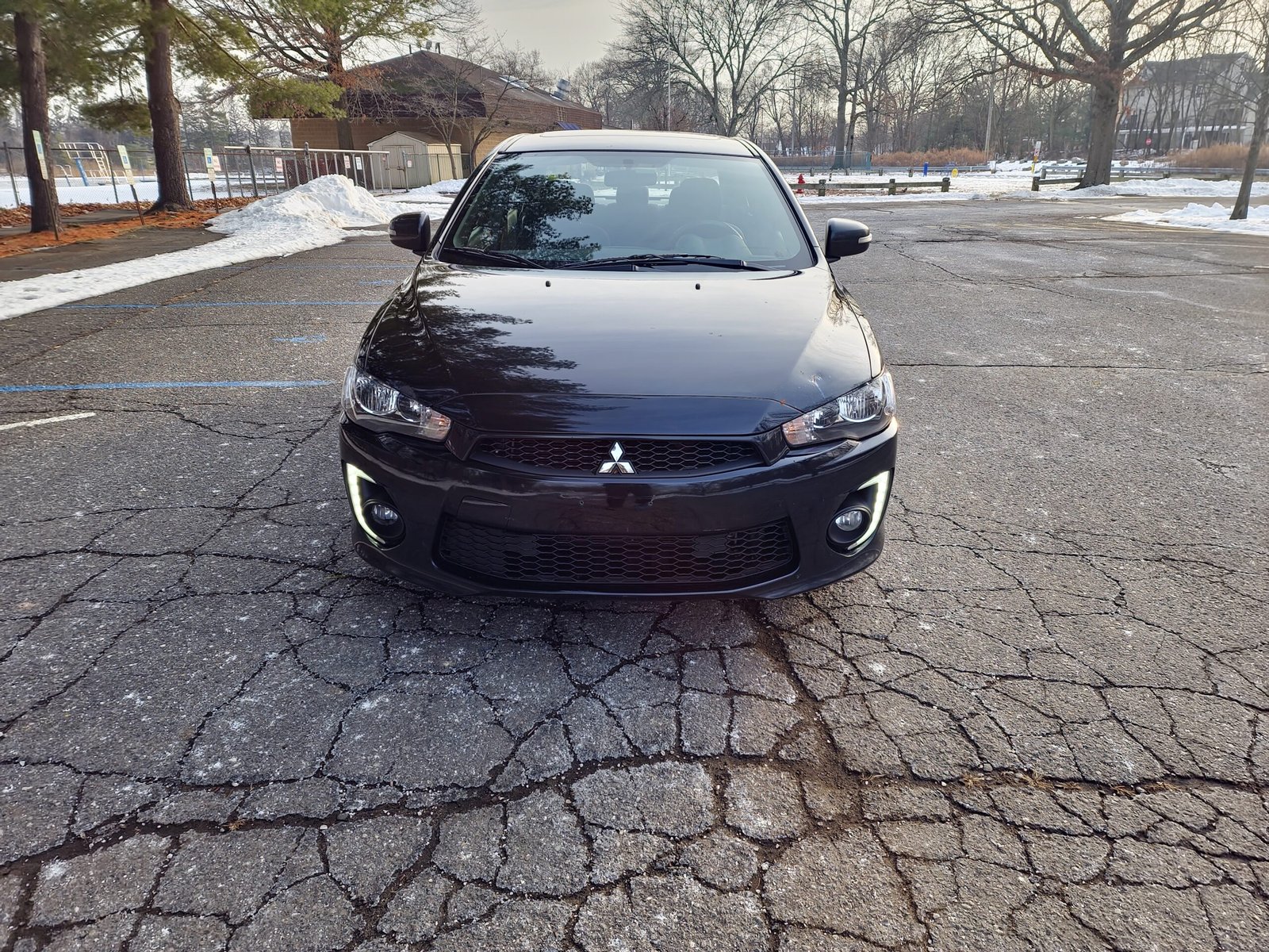 
								2017 Mitsubishi Lancer LE full									