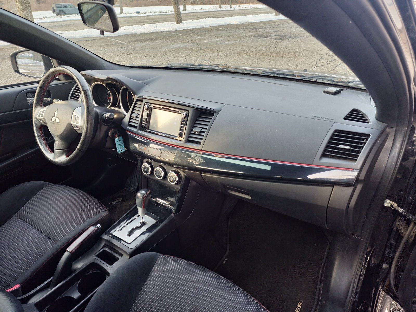 
								2017 Mitsubishi Lancer LE full									