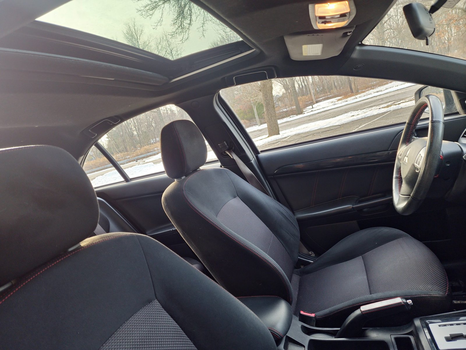 
								2017 Mitsubishi Lancer LE full									