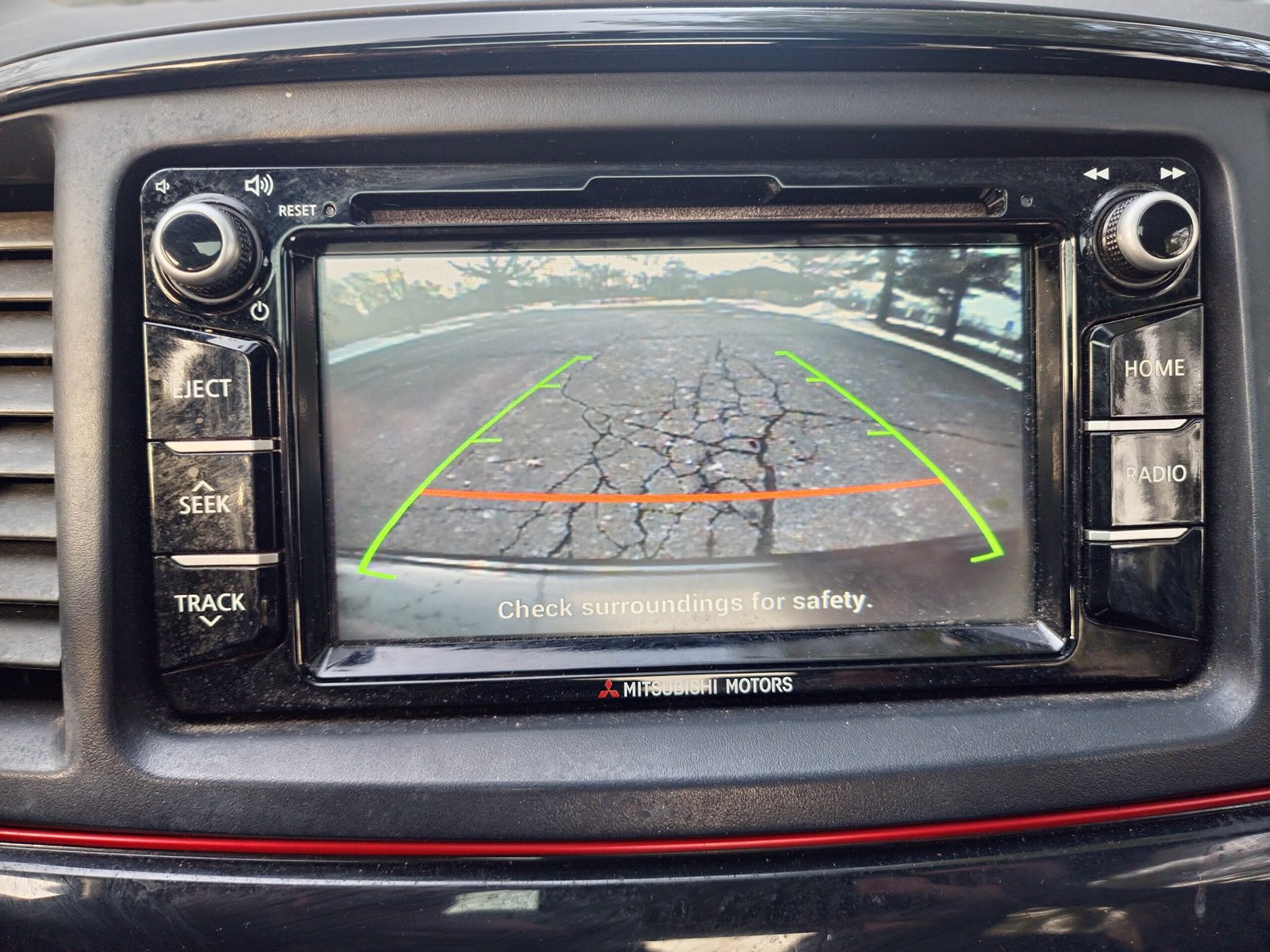 
								2017 Mitsubishi Lancer LE full									