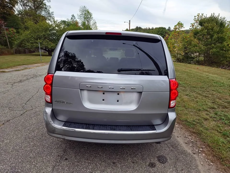 
								2016 Dodge Grand Caravan SE full									