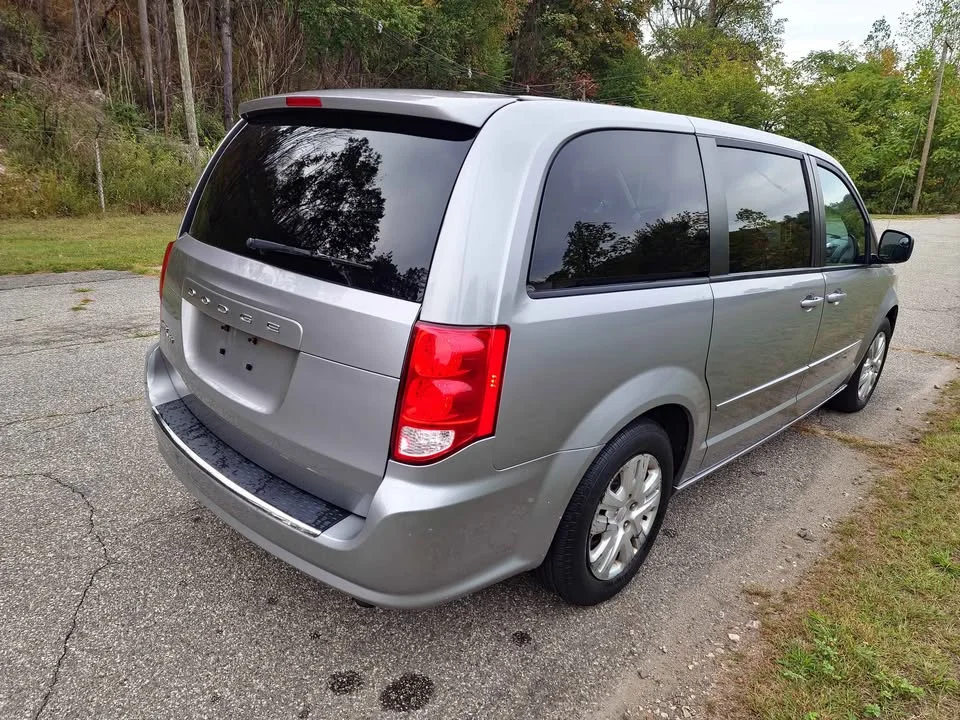 
								2016 Dodge Grand Caravan SE full									