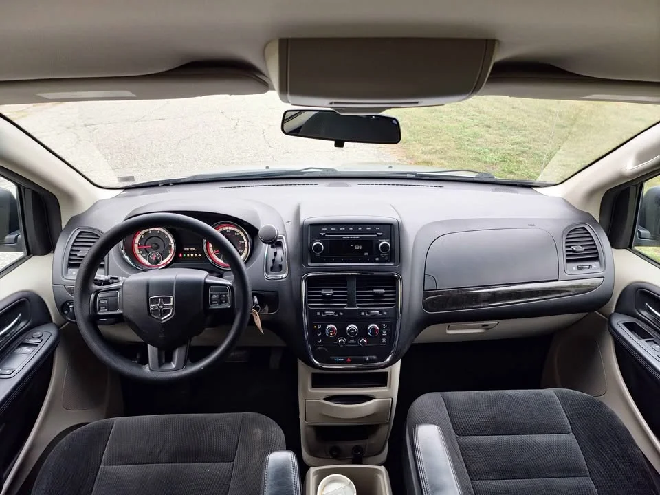 
								2016 Dodge Grand Caravan SE full									