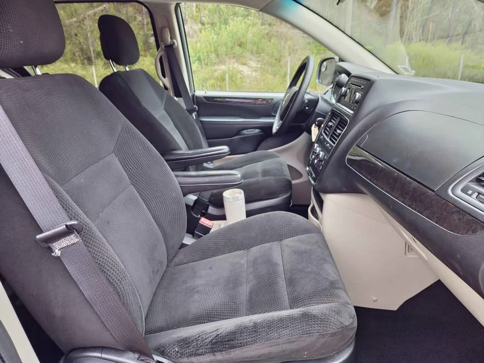 
								2016 Dodge Grand Caravan SE full									