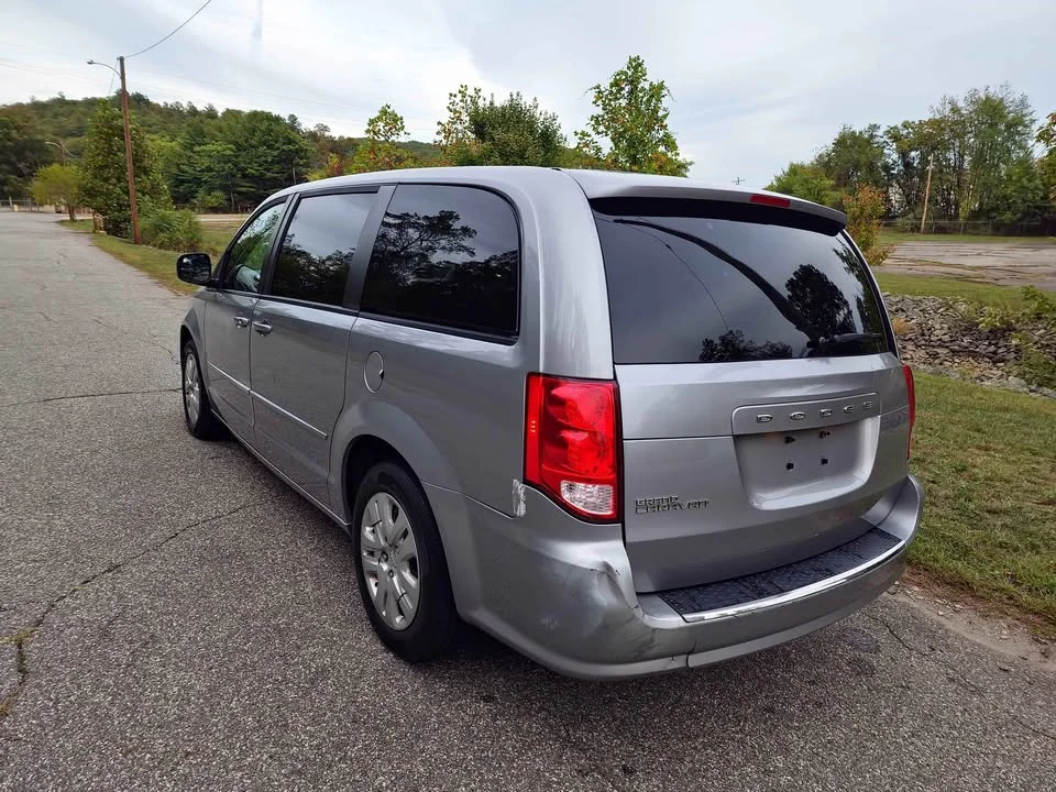 
								2016 Dodge Grand Caravan SE full									