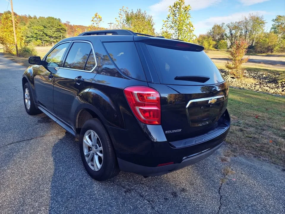 
								2017 Chevrolet Equinox LT full									