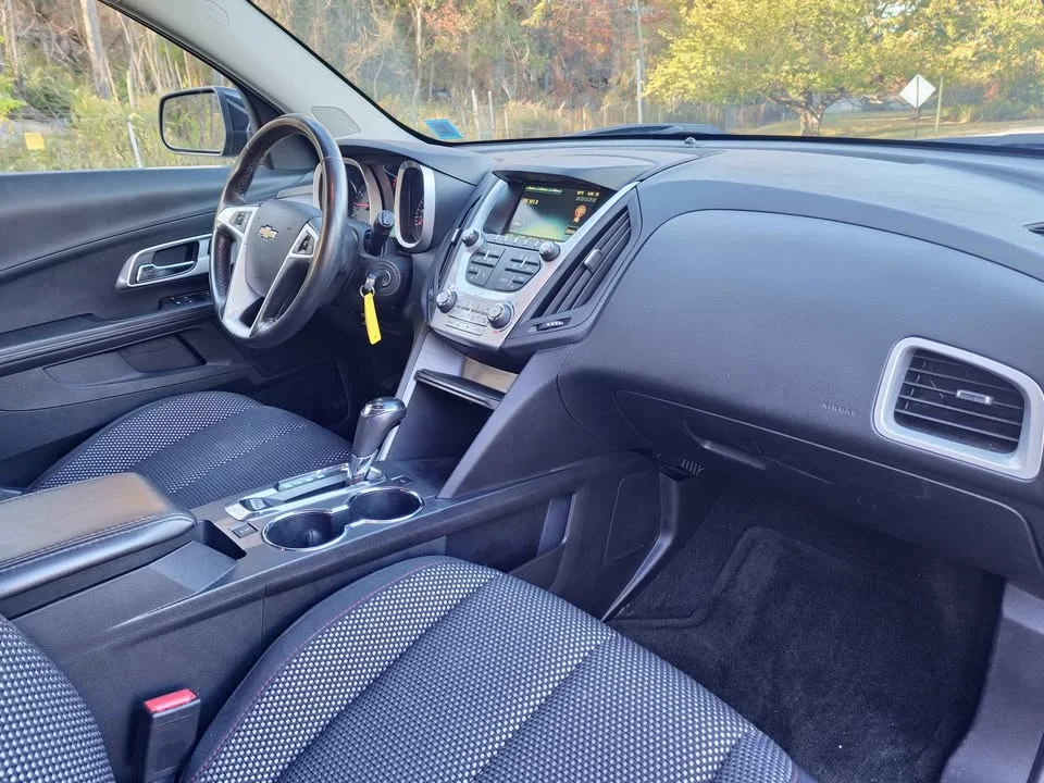 
								2017 Chevrolet Equinox LT full									