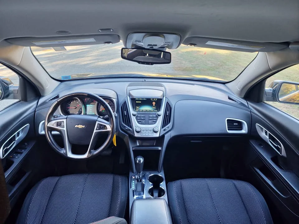 
								2017 Chevrolet Equinox LT full									