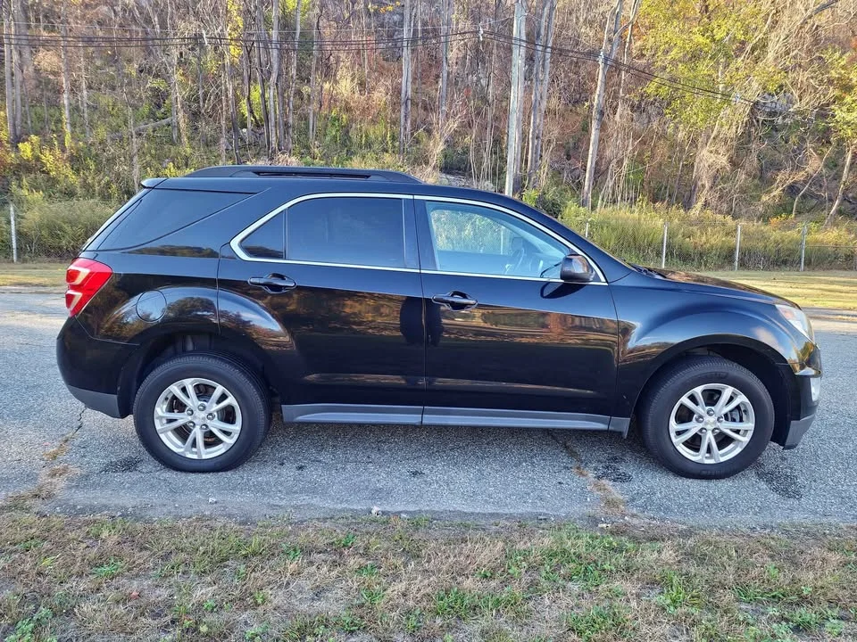 
								2017 Chevrolet Equinox LT full									