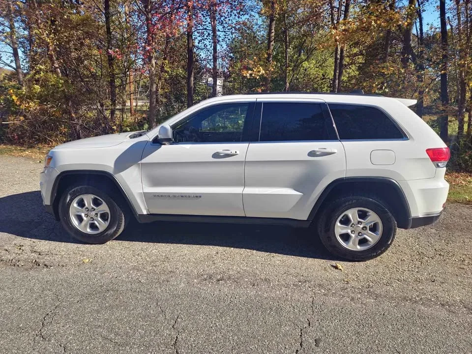 
								2014 Jeep grand cherokee – Laredo 4D full									