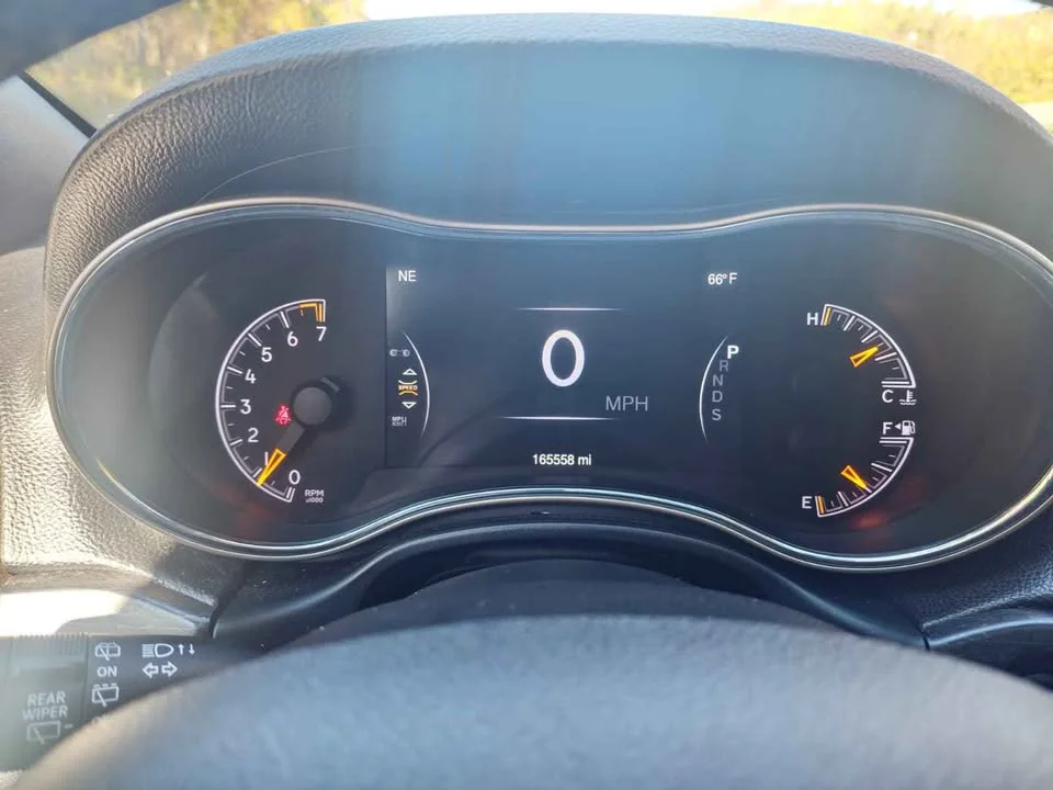 
								2014 Jeep grand cherokee – Laredo 4D full									