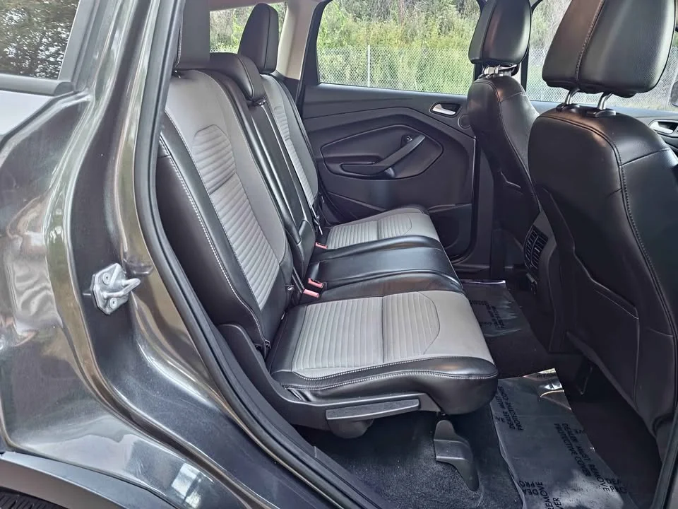 
								2017 Ford escape Titanium Sport Utility 4D full									