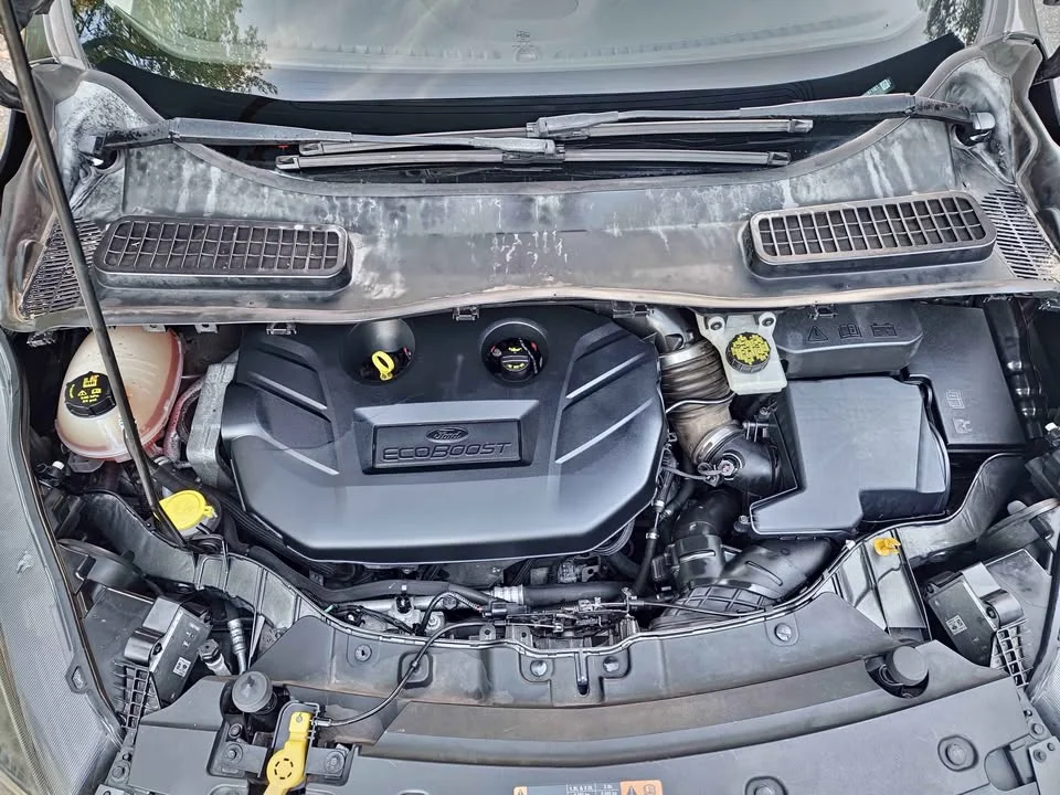 
								2017 Ford escape Titanium Sport Utility 4D full									