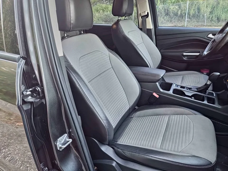 
								2017 Ford escape Titanium Sport Utility 4D full									