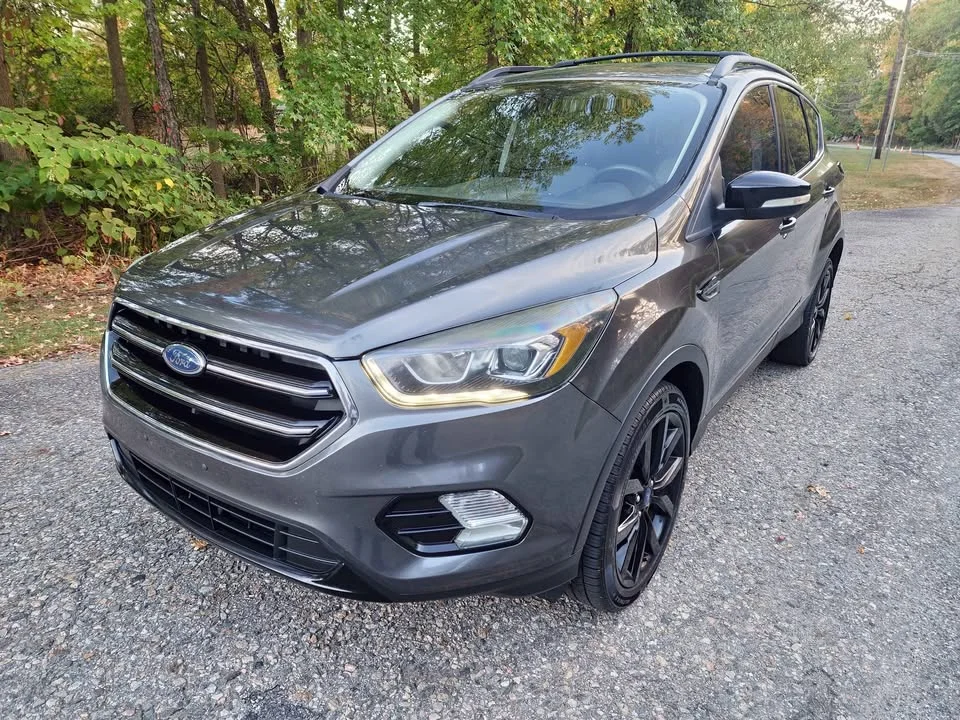 
								2017 Ford escape Titanium Sport Utility 4D full									
