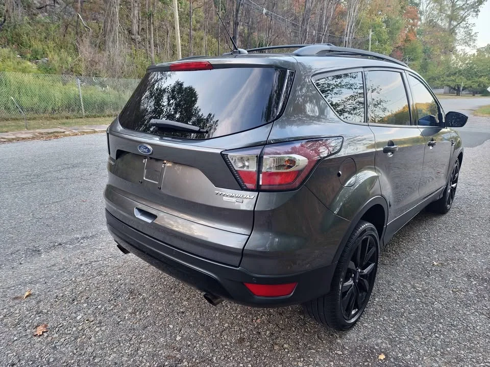 
								2017 Ford escape Titanium Sport Utility 4D full									