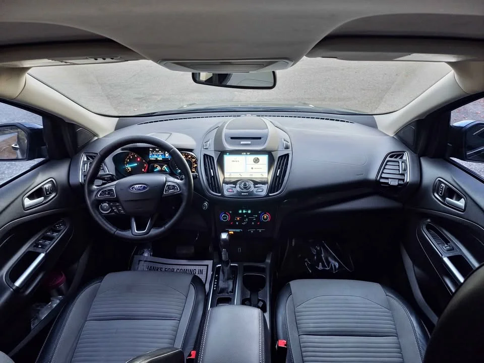 
								2017 Ford escape Titanium Sport Utility 4D full									