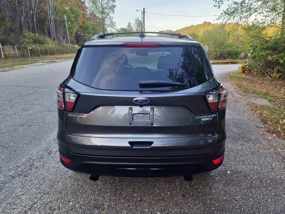 
								2017 Ford escape Titanium Sport Utility 4D full									