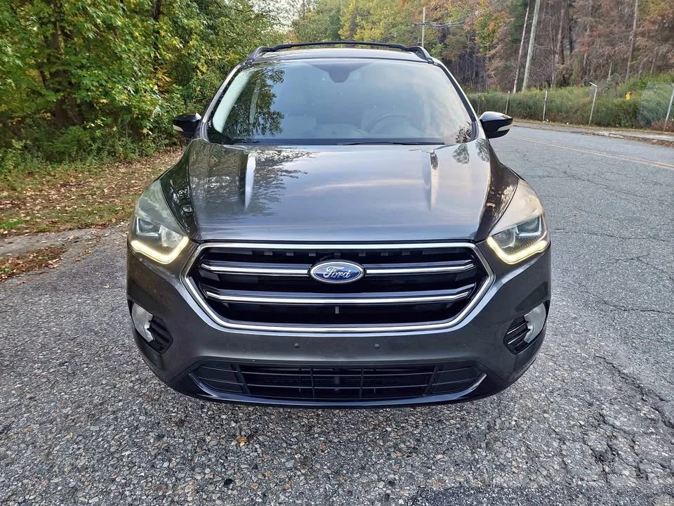 
								2017 Ford escape Titanium Sport Utility 4D full									