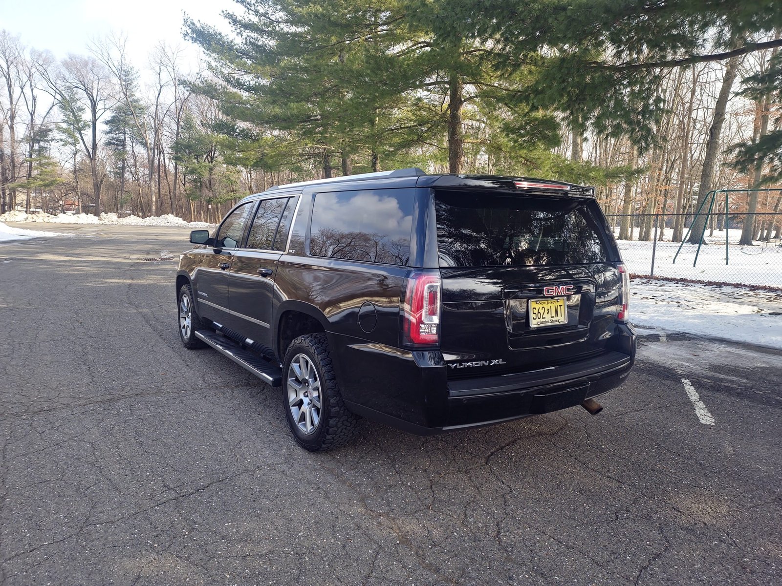 
								2016 GMC YUKON XL SLT full									