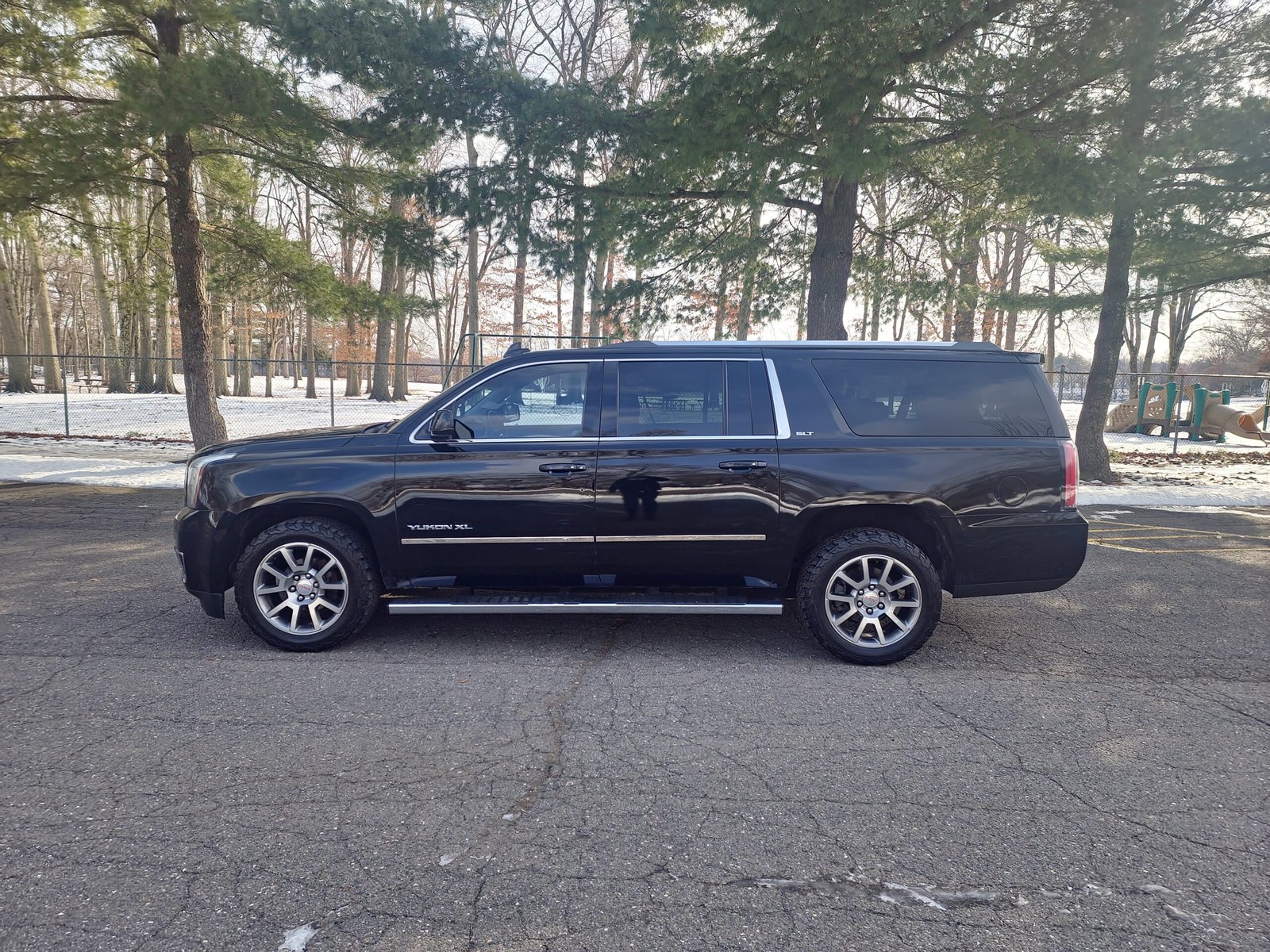 
								2016 GMC YUKON XL SLT full									