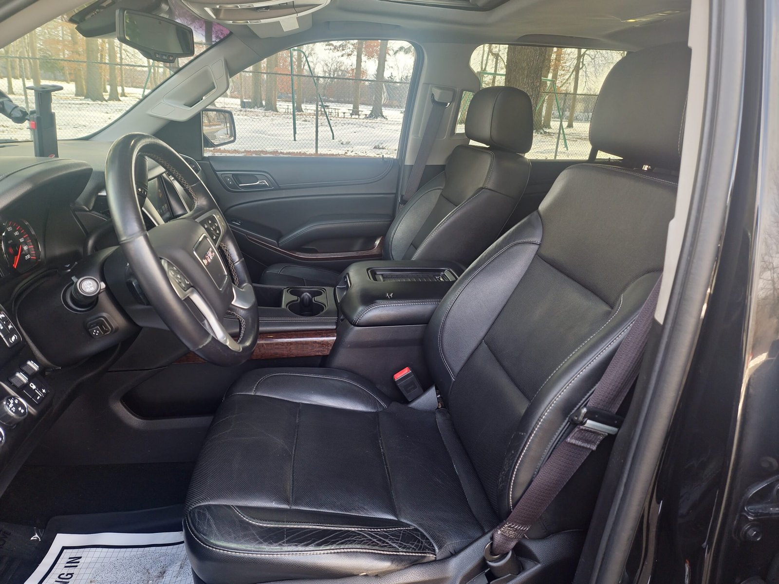 
								2016 GMC YUKON XL SLT full									