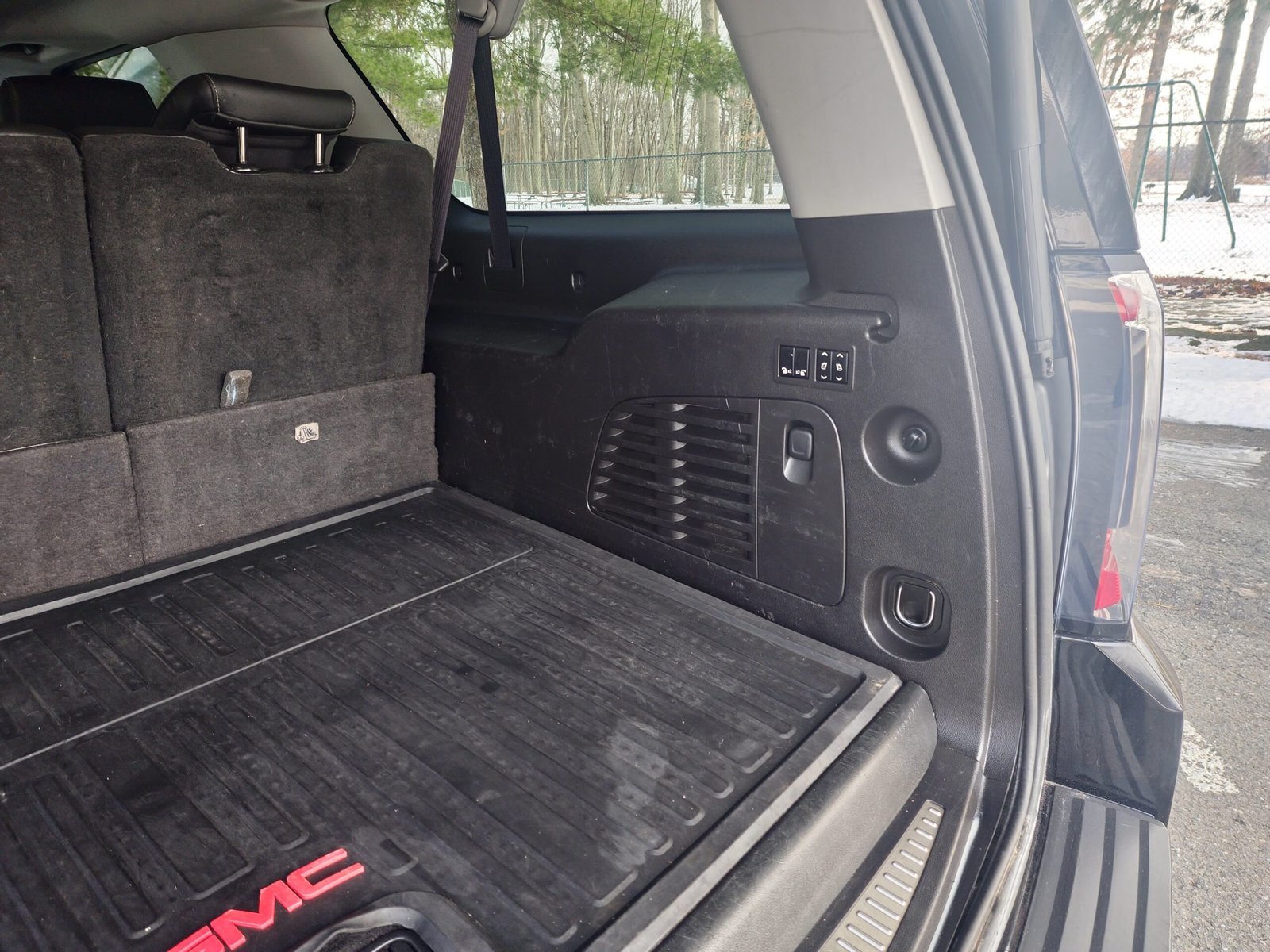 
								2016 GMC YUKON XL SLT full									