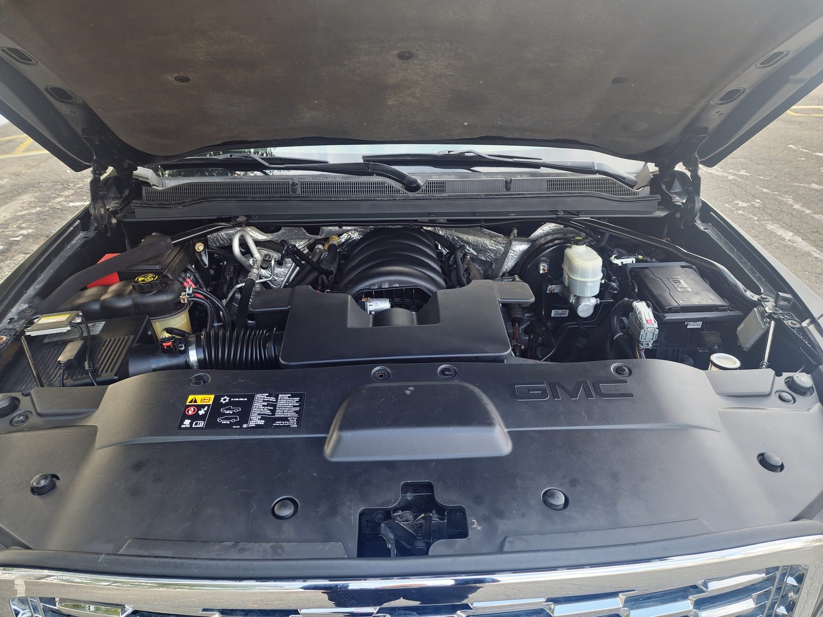 
								2016 GMC YUKON XL SLT full									