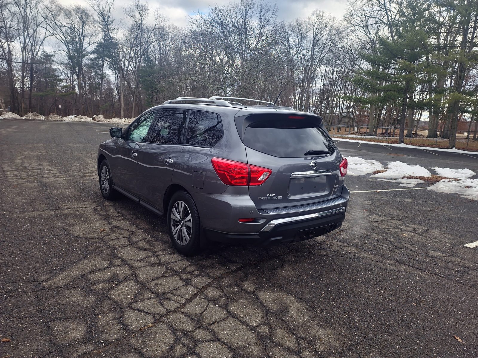 
								2017 Nissan Pathfinder SL full									
