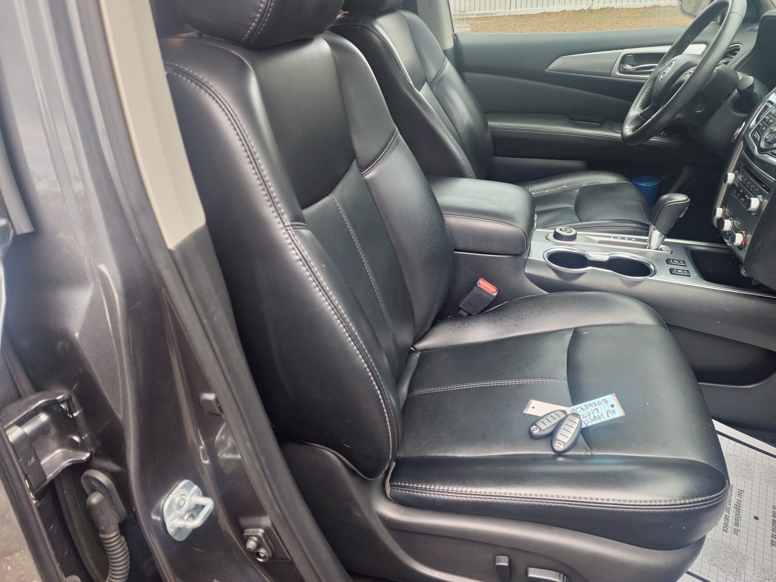 
								2017 Nissan Pathfinder SL full									