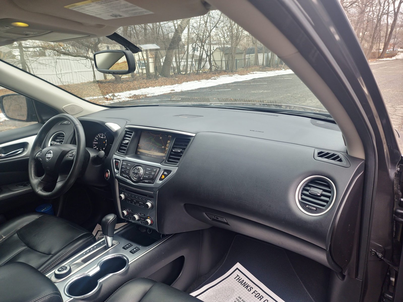 
								2017 Nissan Pathfinder SL full									