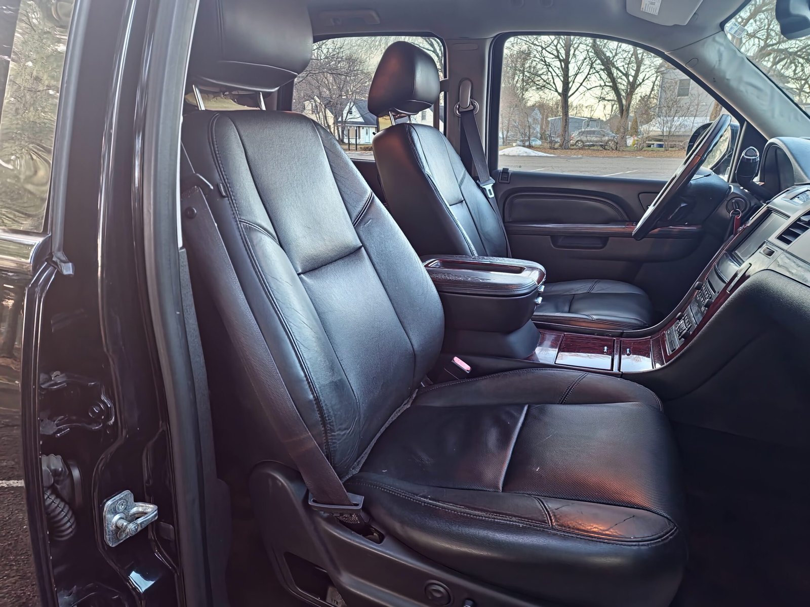 
								2012 Cadillac Escalade full									