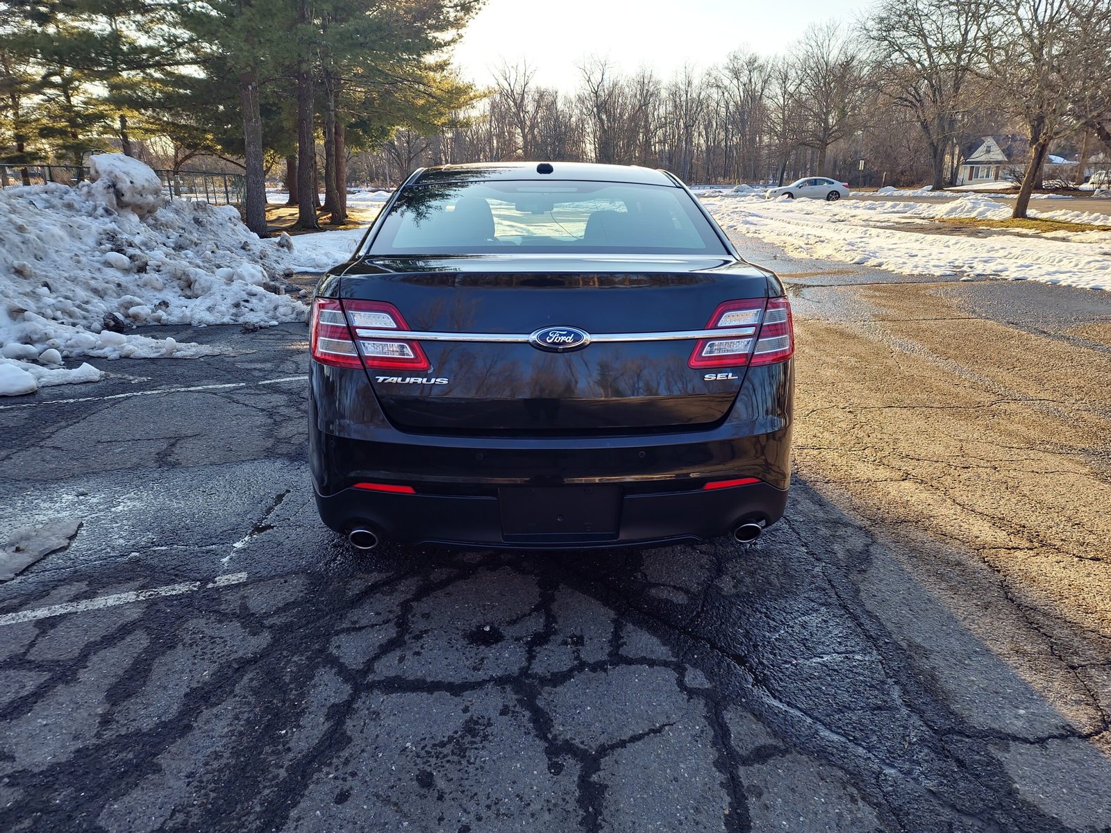 
								2014 Ford Taurus SEL full									