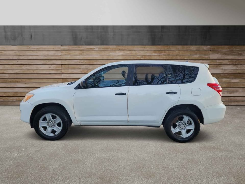 
								2011 Toyota RAV4 Sport Utility full									
