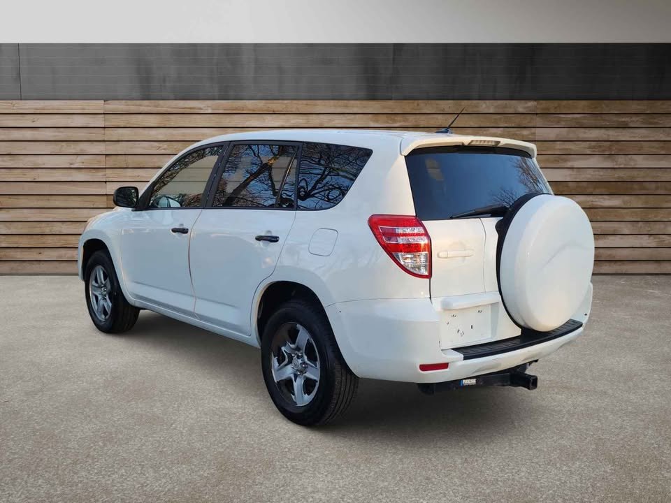 
								2011 Toyota RAV4 Sport Utility full									