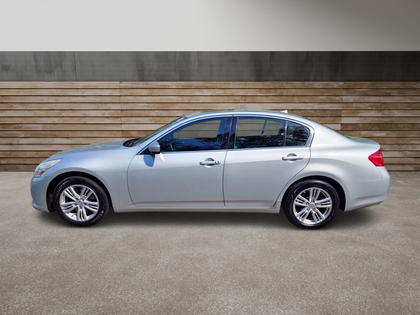 
								2011 Infiniti G37X full									